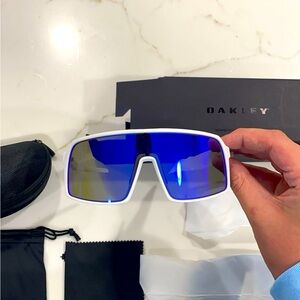 Oakley suttos/Radars